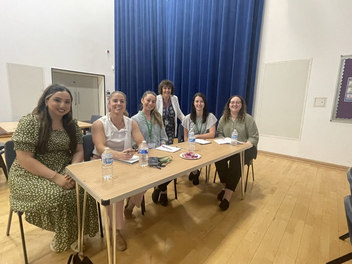 MissChloe_Ward's tweet photo. What a fantastic Women in Leadership event this evening  @ChilternLT @Challney_Girls such inspiring, empowering &amp; thought provoking sessions. @AJRAllModCons @JPather74 @rpaul_education @DrPEvans @StanboroughS @CHSGheadteacher @ReneeKundelmhs @MissAR_English @missduncanPE https://t.co/GK9FRKb2v5