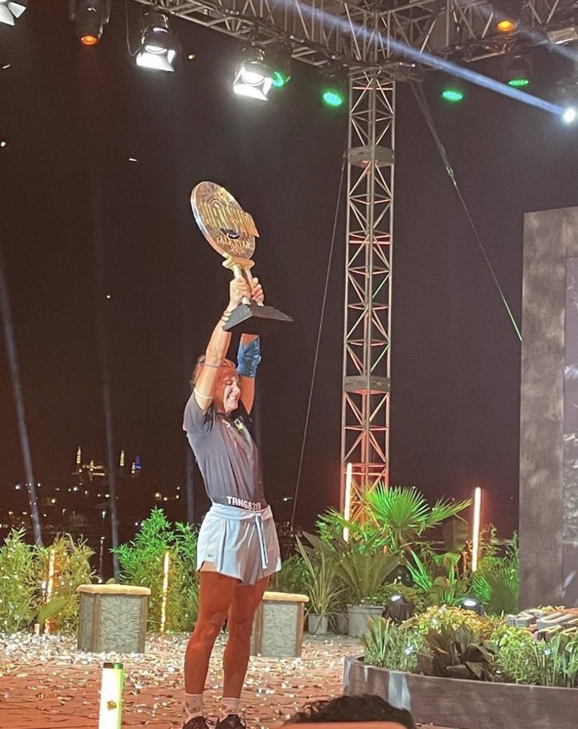 kuduranlar ağlayanlar oldu e dedik yani ola bilir boşuna şampiyon olmadık geberin inşallah yaaa

KupanınAdı NisaBölükbaşı