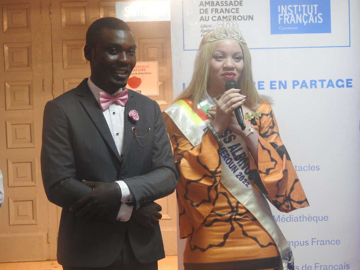 IFCameroun's tweet photo. YAOUNDÉ
Ouverture ce soir de l'exposition #MocalaEPlaceDey . Un projet militant du plasticien #Godmark contre les préjugés sur l'albinisme et la stigmatisation des personnes albinos. À découvrir à l'IFC jusqu'au 9 septembre prochain. https://t.co/3Hp6sKiXCg