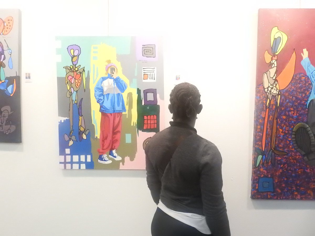 IFCameroun's tweet photo. YAOUNDÉ
Ouverture ce soir de l'exposition #MocalaEPlaceDey . Un projet militant du plasticien #Godmark contre les préjugés sur l'albinisme et la stigmatisation des personnes albinos. À découvrir à l'IFC jusqu'au 9 septembre prochain. https://t.co/3Hp6sKiXCg