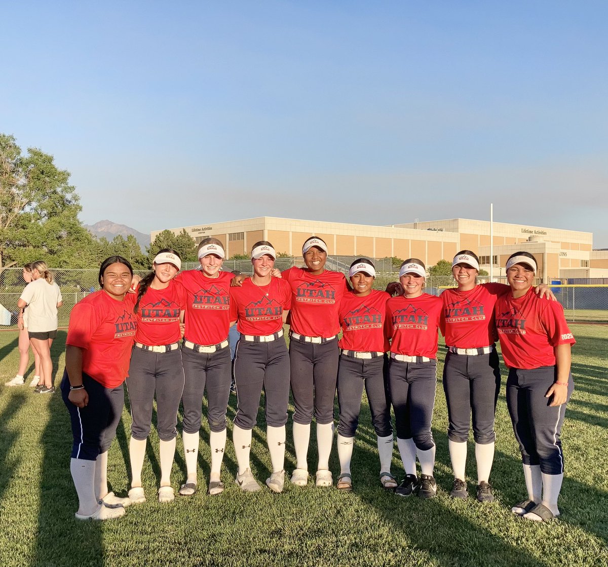UFC_2024_2025's tweet photo. Good times at Day 1 of the SLCC Island Grind🥎Camp! There’s always something to learn and continuous improvement is the goal. Thank you @SLCC_Softball! #utahfastpitchclub #goUFC #exposure #opportunity https://t.co/F2J2RUlzh1
