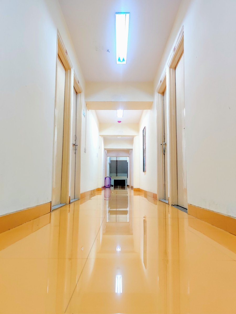 DiyaJohn25's tweet photo. Having your first hostel experience at the age of 25 is one hell of a ride. I sometimes wonder how many secrets these corridors hold. Nevertheless, 10/10 would recommend this experience! #spjimrpgdm22 https://t.co/tS2ckERiAd