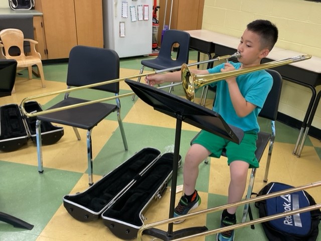 CommackSchools's tweet photo. Check out our talented musicians at #CougarCamp ! These students have the opportunity to show off and grow their talents this summer. #Music #MackMusic #CommackSchool #Trombone #Drums #Violin #Flute https://t.co/C4Ygqcrbsp