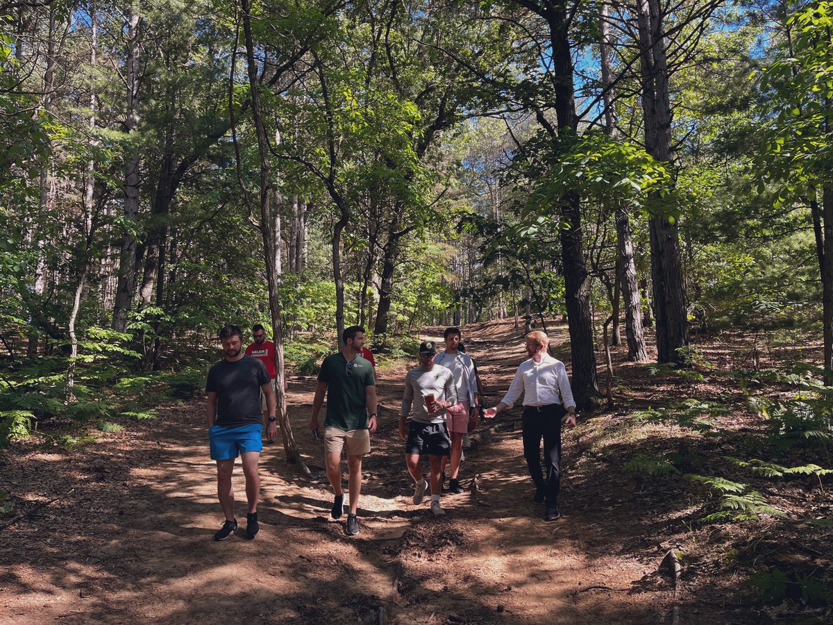 Great weekend of activities for ACC GR! Here are some photos from our hike with West Michigan’s own @RepMeijer - great morning discussion around practical governance and real solutions to our country’s climate / energy challenges