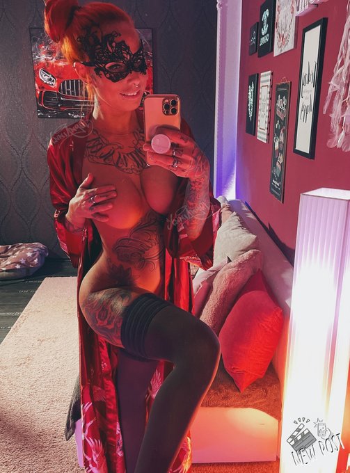 Phantom der Oper haha 🤗😁 Habt einen sch&ouml;nen Mittwoch ihr S&uuml;&szlig;en 😘🤗 https://t.co/YoyWBjjn4y<a href="/tag/kiss"class="tags"><span>#kiss</span></a>