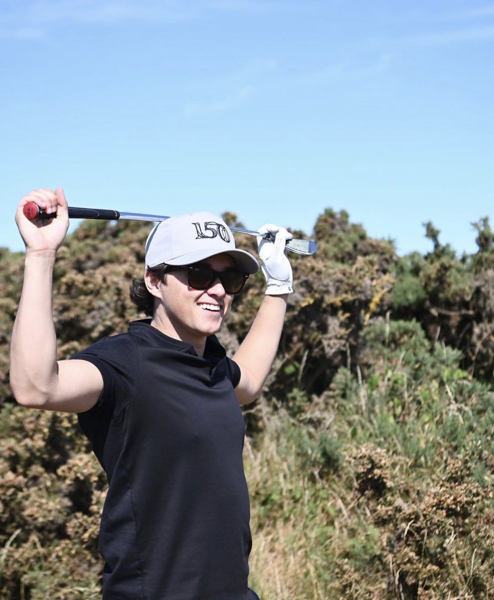 bwsupdate's tweet photo. Brad posted on Instagram https://t.co/eEC6lo8JXy
