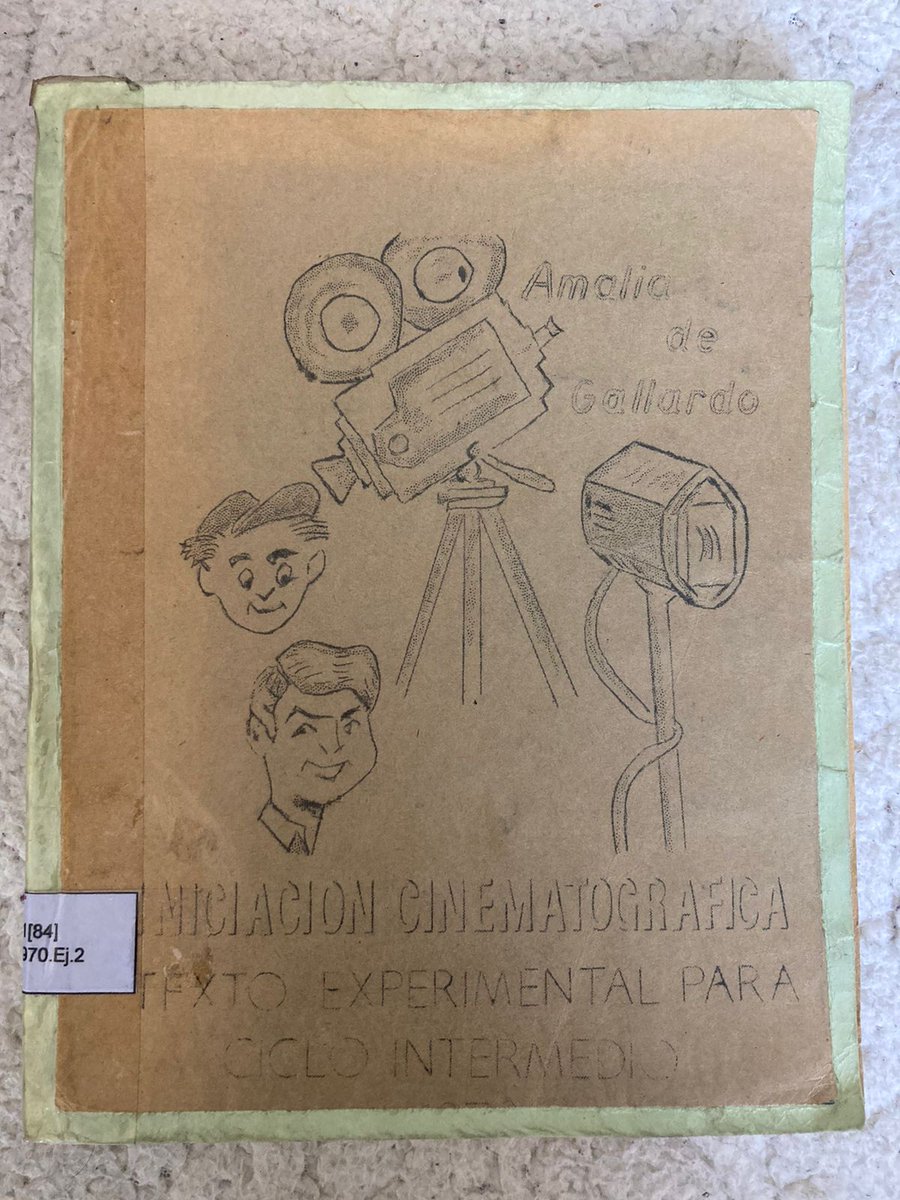 Molina_Ergueta's tweet photo. Amigxs, tal vez pueden ayudarme. Estoy haciendo una investigación sobre #cineboliviano y quiero encontrar a alguien que haya estado en los '70 en el colegio Don Bosco (u otro) y reconozca o se acuerde de estos libros o de las sesiones de cine. ¡Gracias de antemano! #TwitterBO https://t.co/DYO6GWvHmn