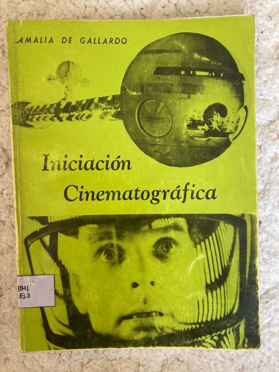 Molina_Ergueta's tweet photo. Amigxs, tal vez pueden ayudarme. Estoy haciendo una investigación sobre #cineboliviano y quiero encontrar a alguien que haya estado en los '70 en el colegio Don Bosco (u otro) y reconozca o se acuerde de estos libros o de las sesiones de cine. ¡Gracias de antemano! #TwitterBO https://t.co/DYO6GWvHmn