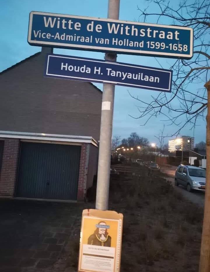 KRUISKAMP_DB's tweet photo. Zojuist heeft @boschgroenlinks de motie #meervrouwopstraat ingediend. 

Vorig jaar heeft @het_den al een straatnaam in de Kruiskamp tijdelijk hernoemd naar onze voorzitter, als vervanging van de zeeschurk Witte de With. 

#raaddb https://t.co/AjMh3IRUcX