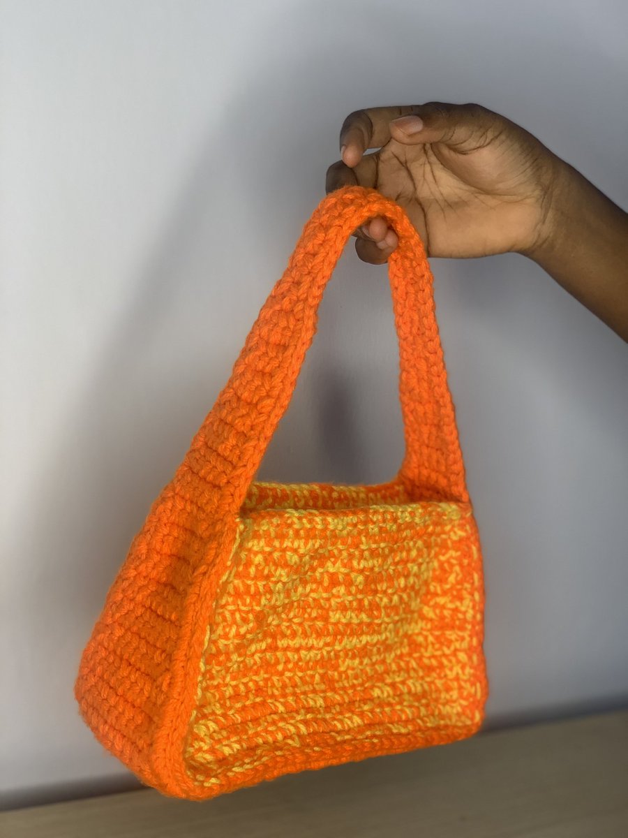 Asakeruthina's tweet photo. My first crochet bag and It's made from acrylic yarn , flexible, soft and weight bearing. It can also contain a lot of stuffs.

Please retweet 🥺 https://t.co/dR5IeFADOl