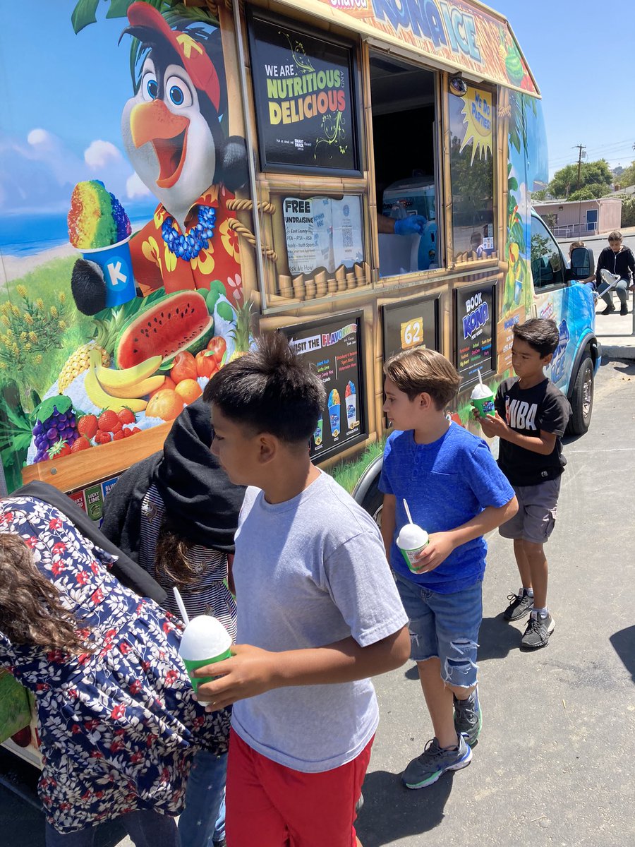 BHandley4's tweet photo. Two great things about summer…Camp Cajon and Kona Ice! #bestsummerever @CajonValleyUSD @ChaseTigers https://t.co/1cpycy31iE