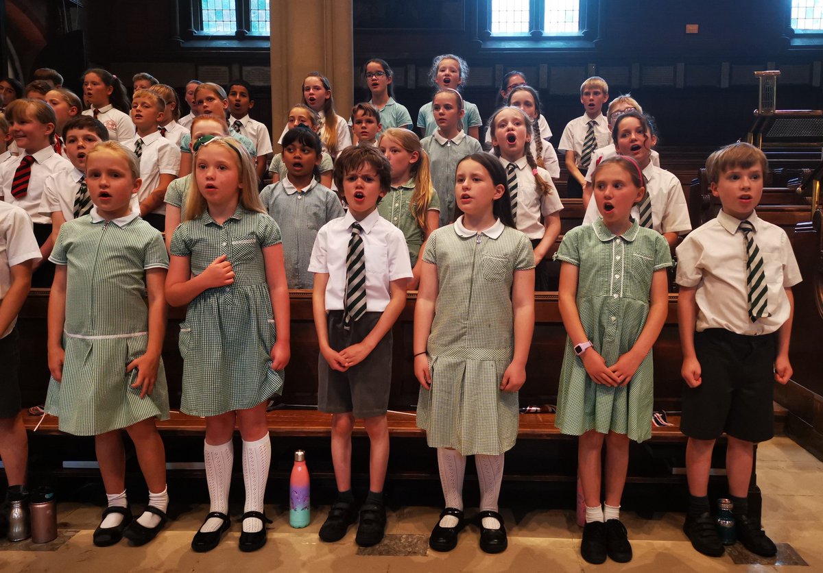 Crowthorne C of E tweet media