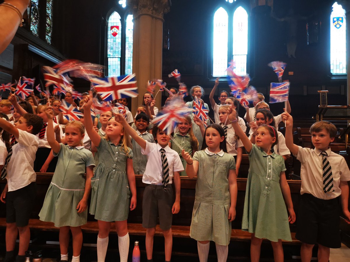 Crowthorne C of E tweet media