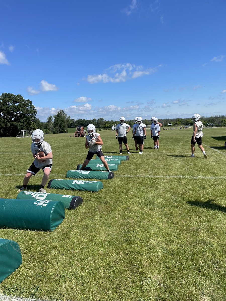 david_kren's tweet photo. Contact day 2 for the @KMLHSfootball team was blessed with great weather and the team worked hard. Core Values of PURpose Drive and Devoted are now set. Foundation for Green Team is being established. #RemovetheRed #9clap #LongsnapRelay #PURpose https://t.co/0sisZscm5A