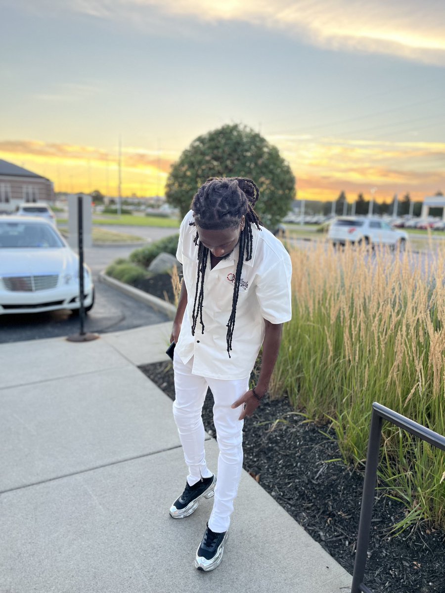 TellEmBoutBanks's tweet photo. Living on borrowed time, I ain’t deserve. Gotta make my Lender a profit. 🙏🏾⏱🏁

#ShirtInBio #JetLyfe
@JetLyfeCo https://t.co/OWTpGvPzkM