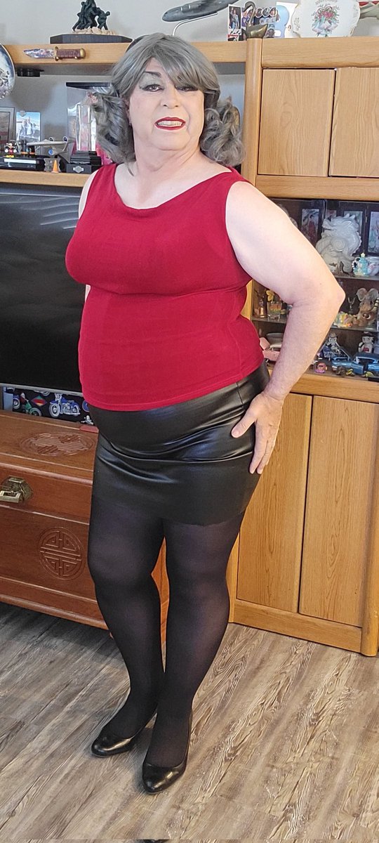 VickieLynn355's tweet photo. Love #crossdressing
It feels great to #crossdress
The best things about being a #crossdresser is the powerful feel of being #feminine to loosen that inner #lessbian want
#M2FCD can make great fun
#TransFeminine lust https://t.co/sZxmH6cXAy