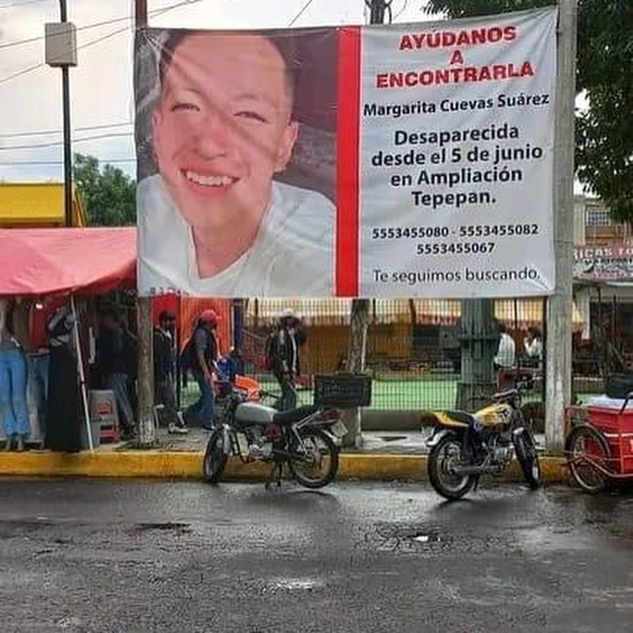 SerchRincon's tweet photo. Margarita Cuevas entró a una casa en Xochimilco y no se volvió a saber de ella. En esa vivienda los peritos hallaron restos de sangre, pero aún no han avisado a la familia si hubo ADN de ella. Lleva más de 1 mes desaparecida. Aquí la historia completa: https://t.co/451kCFYxC7 https://t.co/ply7Prvqei