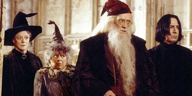 MuggleNet's tweet photo. Have you ever wondered what it would be like to take a course all about #HarryPotter? Well, wonder no further! Turns out it's not all about just reading and watching the series. https://t.co/FBzmLUgqxy #CollegeCourse https://t.co/jDZyyo8TLB