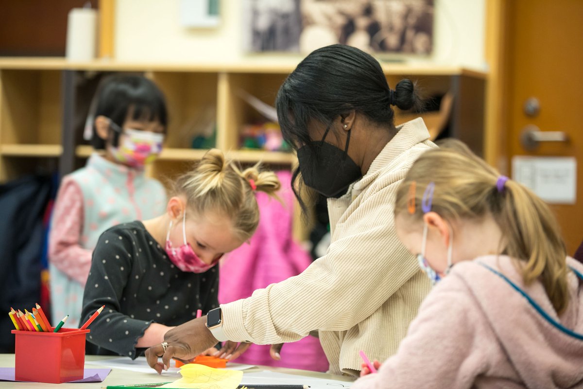 SeattleDEEL's tweet photo. It’s National #SummerLearningWeek and for the second year in a row, the #SeattlePreschoolProgram is providing summer extension programming to help our youngest learners gain foundational literacy skills and be #KindergartenReady! @summerlearning @leagueofcities #FEPPlevy https://t.co/yv0es71042