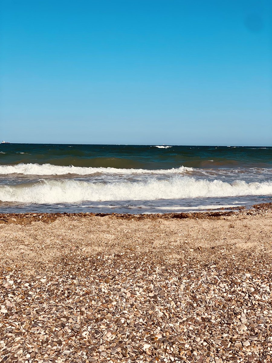 lara_mamaestra's tweet photo. Demasiado tiempo #playa #porfin #reencuentros #valencia #elsaler #postpandemia #postparto #postbebe #posttodo https://t.co/VCulxCUok0