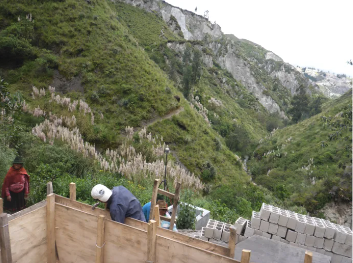TrimbleNews's tweet photo. The remote Ecuadorian mountains are no challenge for #Trimble CenterPoint RTX. Read in Civil and Structural Engineer how one #survey team helped bring fresh water to a remote community in the Andes using our #positioningservices. https://t.co/NxPWNnhzad #GNSS https://t.co/vPLuVnHhEF