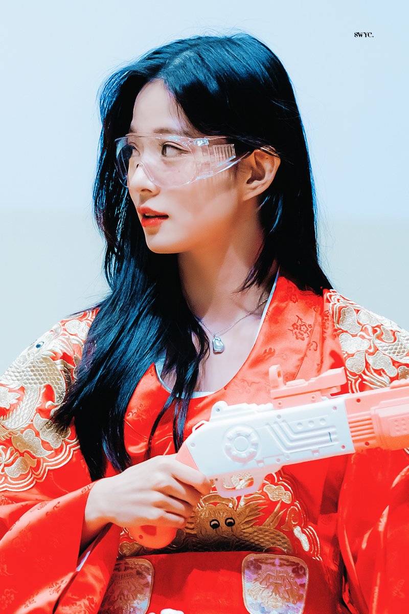 sw_chaeyoung's tweet photo. 220702 HQ

#프로미스나인  #이채영
#fromis_9 https://t.co/y2hXff9vkE