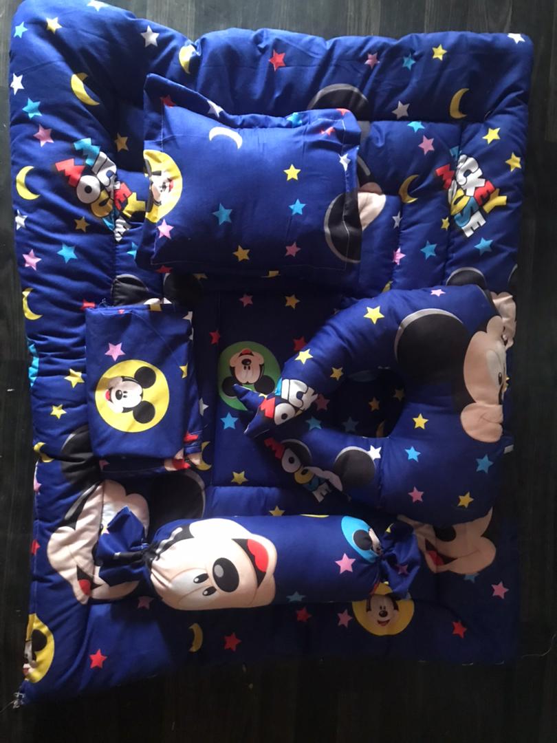 bellezabeddings's tweet photo. Are you looking for a perfect gift for a new mom! @bellezabeddings 

Baby duvet set. (COT SIZE) 
Available in very fine designs 
Pattern Desiger - #7500 
Cartoon characters #8500 
WhatsApp 08187214392 https://t.co/eoqCRVV52v