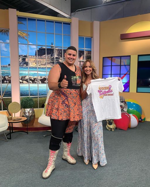 LAWEWRESTLING's tweet photo. ¿DONDE ESTÁ LA BELLA?
En la tarde de hoy como parte del #LaweSummerFestMediaTour nuestro talento @BellaPulli estuvo de visita junto a Alexandra Fuentes en el programa @alexandraalas12 a través de Telemundo para lo que es la promoción de nuestro evento
🏝LAWE SUMMERFEST🏝 https://t.co/uJW5D0TLdE