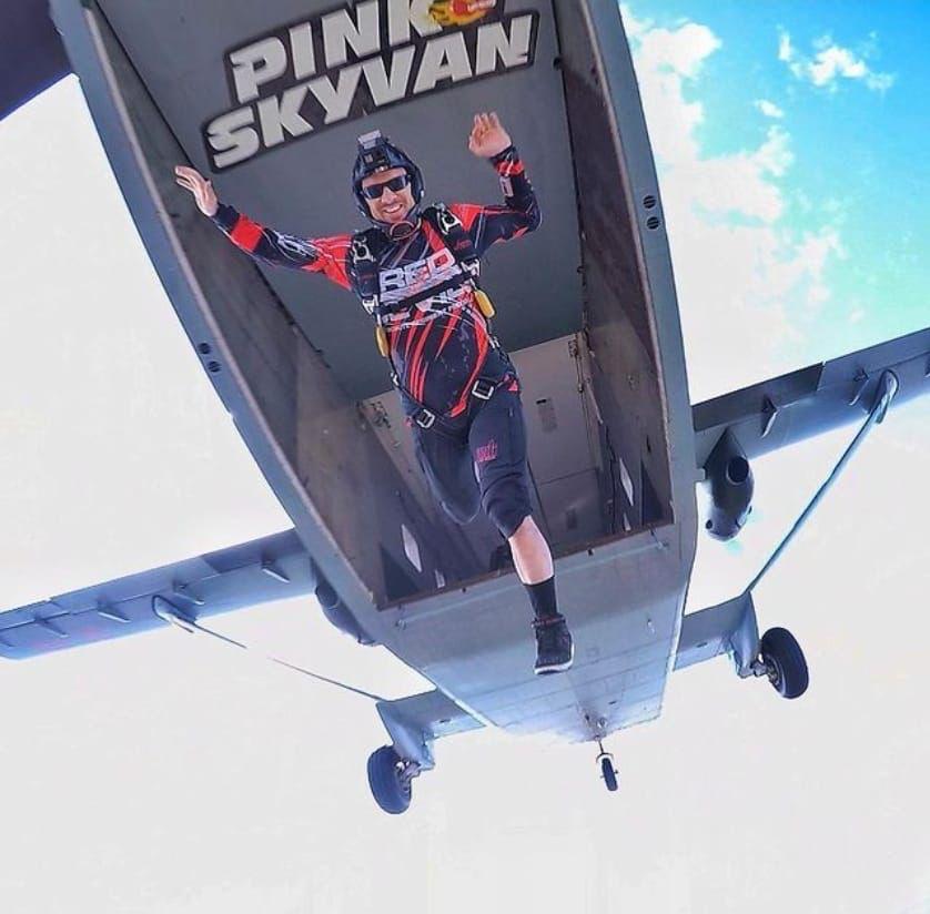 supportourparas's tweet photo. On 02 July 2022, one of our soldiers was involved in a serious speed flying accident. As a member of our family, we have been supporting him but now we need your help. @TheParachuteReg @RedDevilsOnline @2PARA_HQ 
https://t.co/4LveGsk0Eo https://t.co/bY6tCvH0Tw