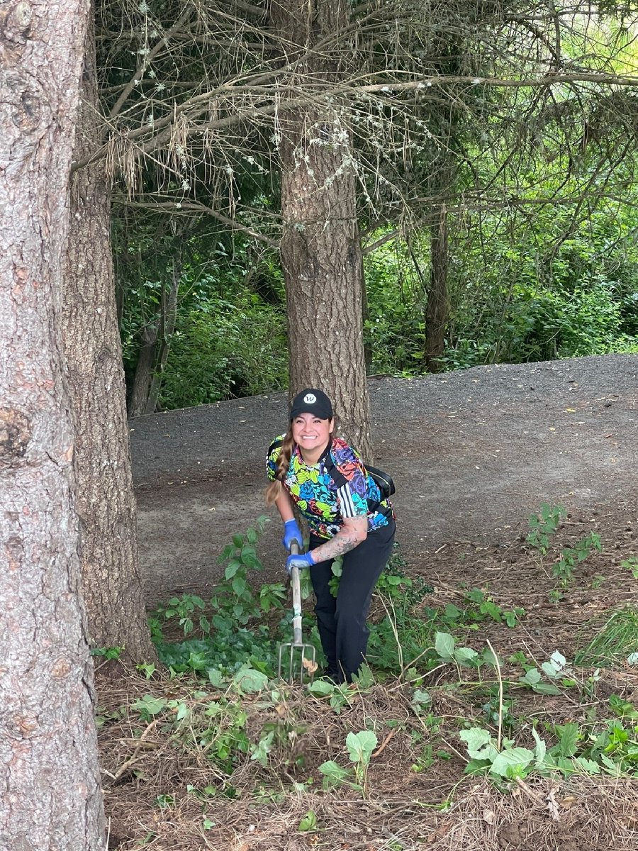 forritcu's tweet photo. We had a blast at our first clean up at Turner Creek Park. Shoutout to #ForritCU members, their family &amp; friends for the hard work keeping the trails healthy for all to enjoy.

Thank you to our CU friends from @WaunaCU @PointWestCU and @GoWestCUA for joining us! @CityofHillsboro https://t.co/SfZVJrnV42