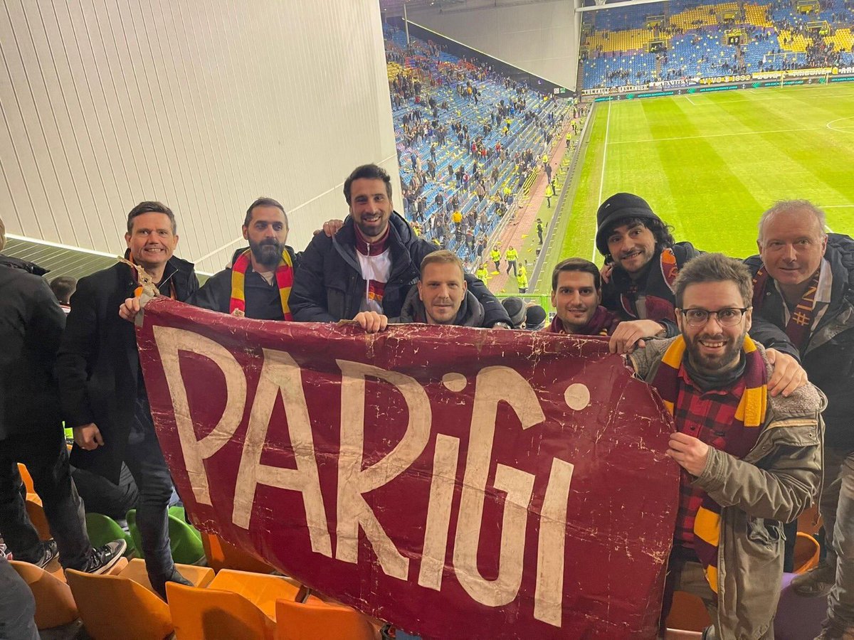 ilRomanistaEN's tweet photo. 🌍 “Il Romanista in the world”

6️⃣ Check your inbox for episode six 

You’ll also read about…

🇵🇹 All you need to know about Roma’s retreat in Portugal 

🇫🇷 An interview with @romaclubparis 

🐬 The @PescaraCalcio Academy project seen up closely by two Giallorosse https://t.co/QdvEJVupns