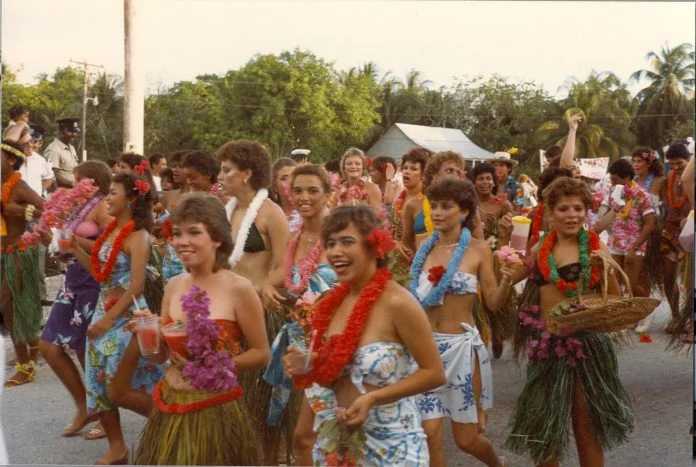 cayCompass's tweet photo. Everyone talks about the ‘good old days’ when times were simpler. Take a look at this picture from yesteryear and see if you can spot places, people and scenes you recognise.

https://t.co/3iiWnH9zGD

#caymancompass #caymanislands #cayman #caribbean https://t.co/srM5Vtzcq9