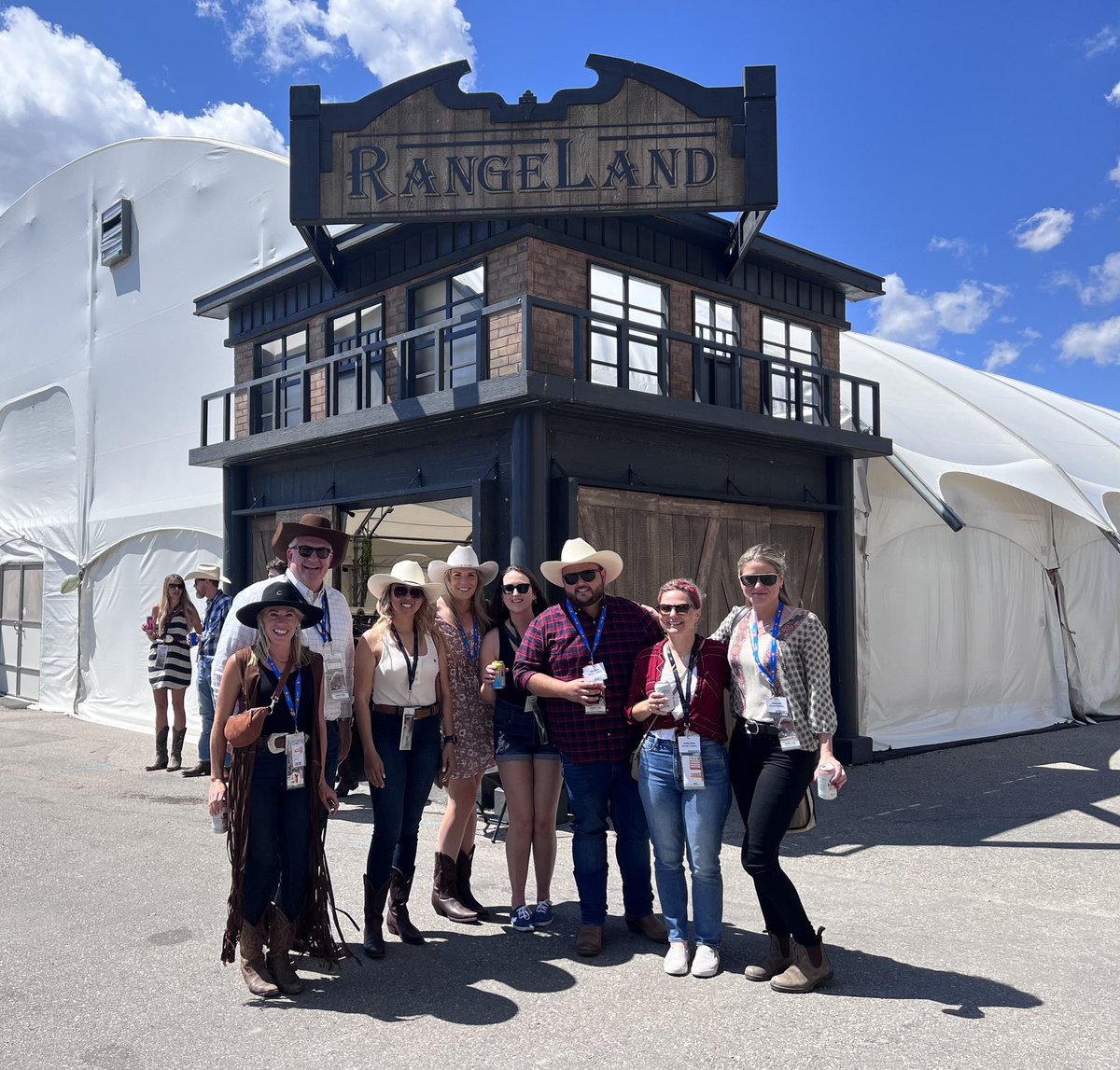 Chrys Tan tweet media