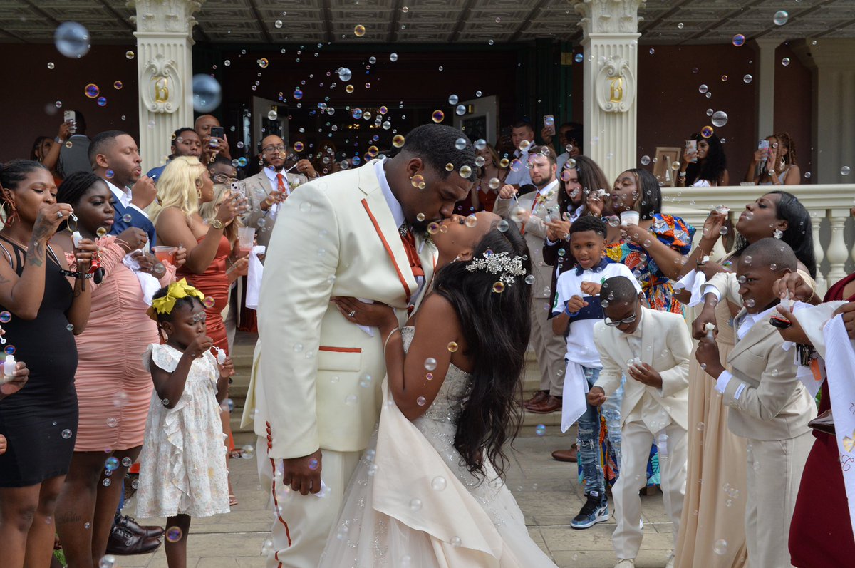 leesuhhhhh's tweet photo. "We did it Joe!" 💍🥺🫶🏾 #BradleyInLove 🧡🤍 https://t.co/kqQiUz9Wne