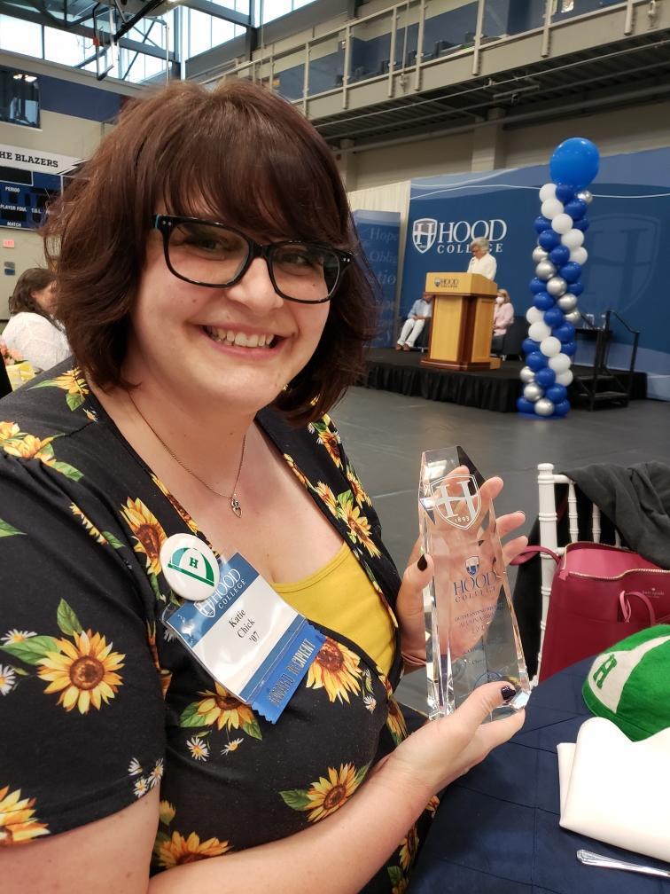 MortarBoard's tweet photo. National Pres @kutiechick (@hood_college, 2006) received the Outstanding Recent Alumna Award from Hood College! Congrats, Katie! During her visit she met with #MBAlumni Linda MacDonough Morrow (1961), Nancy Gillece (1980) and Melissa Taylor (2005)! #MortarBoard #HoodProud https://t.co/1CGRxMm9oq