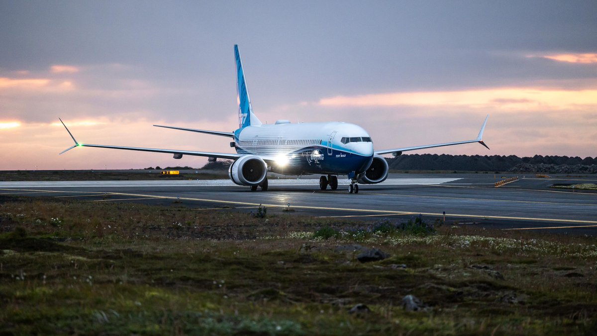 Boeing Airplanes tweet media