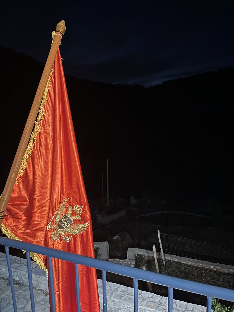 winery_Rakcevic's tweet photo. Ako je nacionalizam kad volite svoju zemlju najvise na svijetu. Ako je nacionalizam sto pratim stope svojih predaka, a pazljivo trasiram put svom djetetu. Ako je ekstremizam sto ne dam na svoje, a postujem sve tudje. 1/2 https://t.co/PGhu6QQB7R