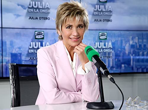 NuestroRaphael_'s tweet photo. . @RAPHAELartista  habla con Julia Otero en la @OndaCero_es . Muy interesalnte. #Raphael #Raphael60 #OndaCero
En ruso: https://t.co/6HRHEmrwCp 
En español (audio): https://t.co/HMLfvMnmgQ https://t.co/7KsvfPr1pG