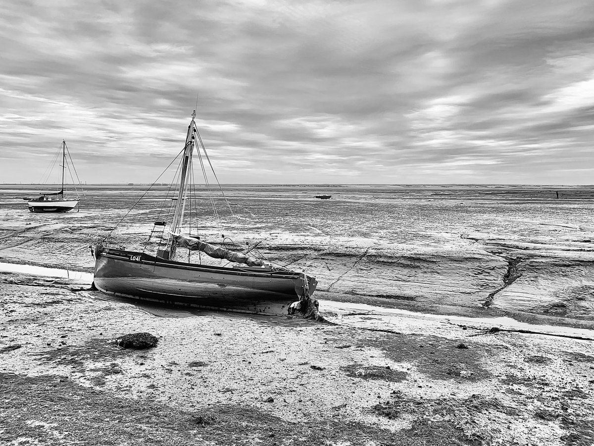 andrewsimsimage's tweet photo. Leigh on Sea #leighonsea #photography https://t.co/BK5fXAHvZA