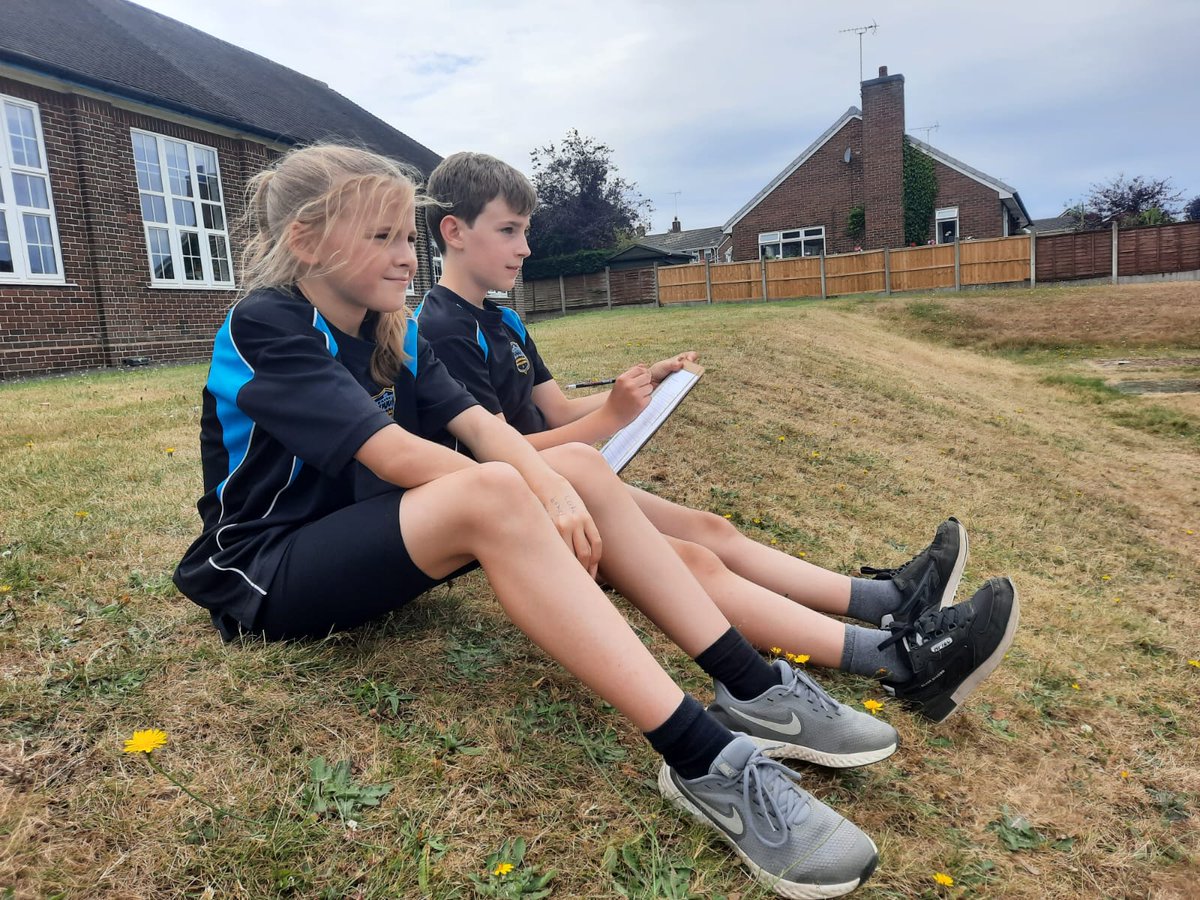 WindsorParkSch's tweet photo. During this half term, with the help of cricket coach Mr Tolley, students have been developing their skills and knowledge of the game, during PE lessons and lunchtime clubs. Today  Y6 showed off the progress they've made and responsibilites of the game. @MSTcoaching1 https://t.co/KTI5moWndB