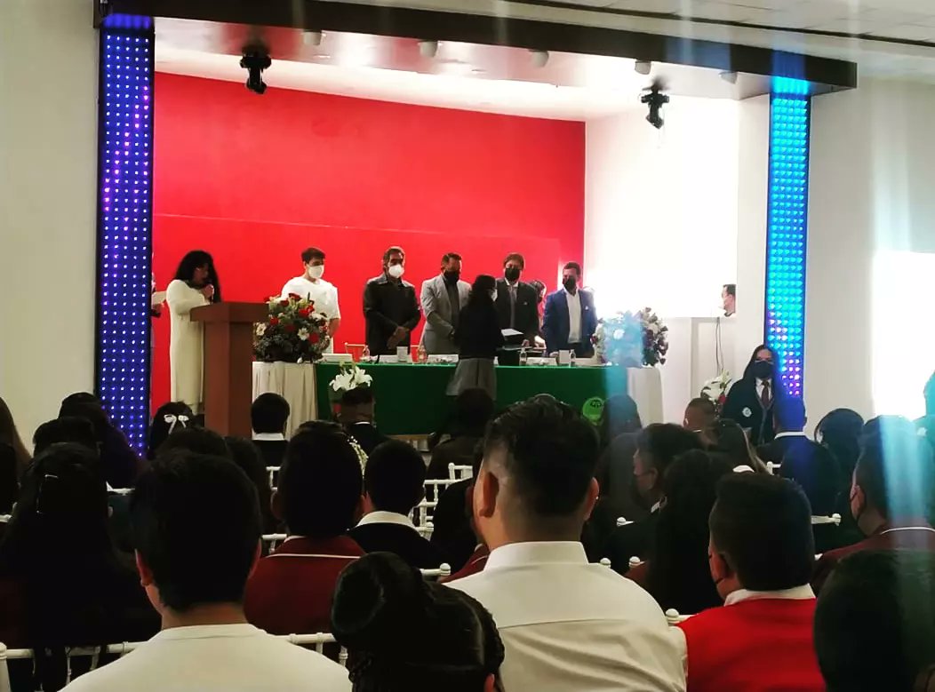 Comunitario70's tweet photo. 8 años y 6 generaciones formando jóvenes para el futuro de México
Generación 2019 - 2022
@geramonro05 @israeljeronimol @VeronicaRB04 @EdomexDgfa @TBC_EdoMex @20Escolar https://t.co/7lY3LhSkFD