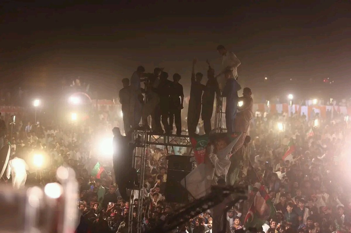 InshalSid123's tweet photo. Massive crowd on bhakkar and layyah in small cities massive crowd 💚🇵🇰
#Bhakkarjalsa #PunjabKaptaanKa https://t.co/2HcrsjYQPM