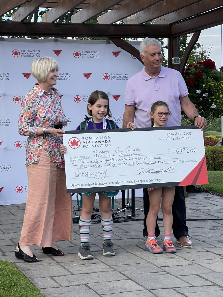 flyairstart's tweet photo. Un tournoi record!
Heureux d’avoir participé au 
Tournoi de golf annuel de la Fondation Air Canada qui a recueilli plus d’un million de $. Les fonds visent à soutenir des organismes caritatifs voués à la santé et au bien-être des enfants et des jeunes au Canada.
Bravo @AirCanada https://t.co/io2ZIwWtnB