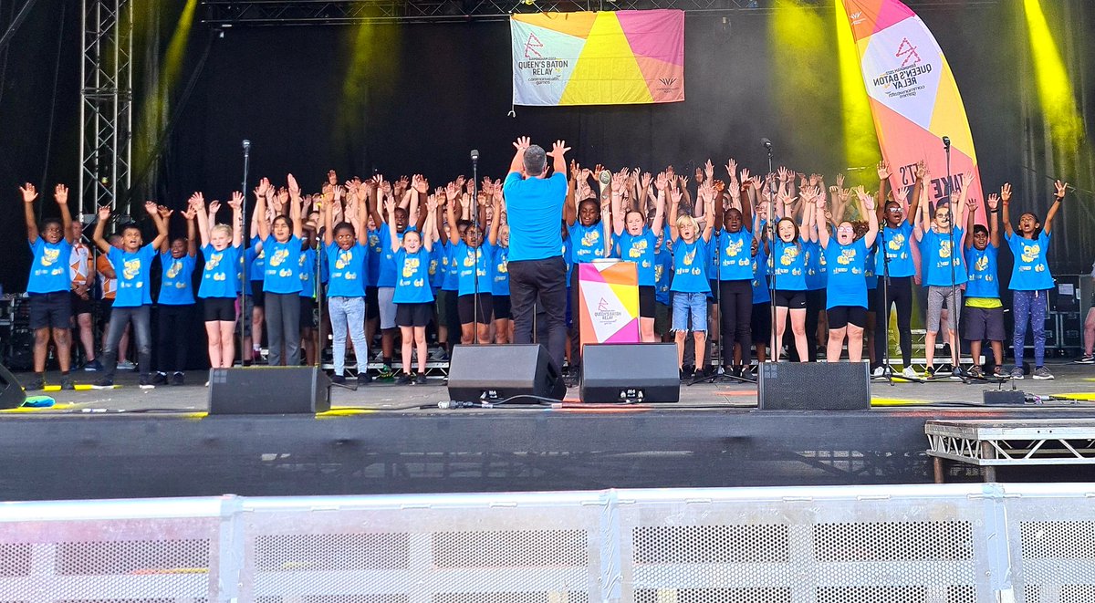 ema_ere628's tweet photo. What an amazing performance in millenium square by @classdynamix for the queens baton relay!! Honestly couldn't be any prouder as a parent! @DannyGough8 and #musicfederation you are all amazing and I thank you all for the effort you put in to help our children thrive and shine ⭐ https://t.co/rhjh47UbJa