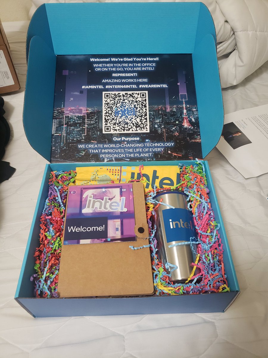 jennifer_nghi's tweet photo. Intern welcome package ๐คฉ #IamIntel #intern4intel https://t.co/8BJjF3IzrI