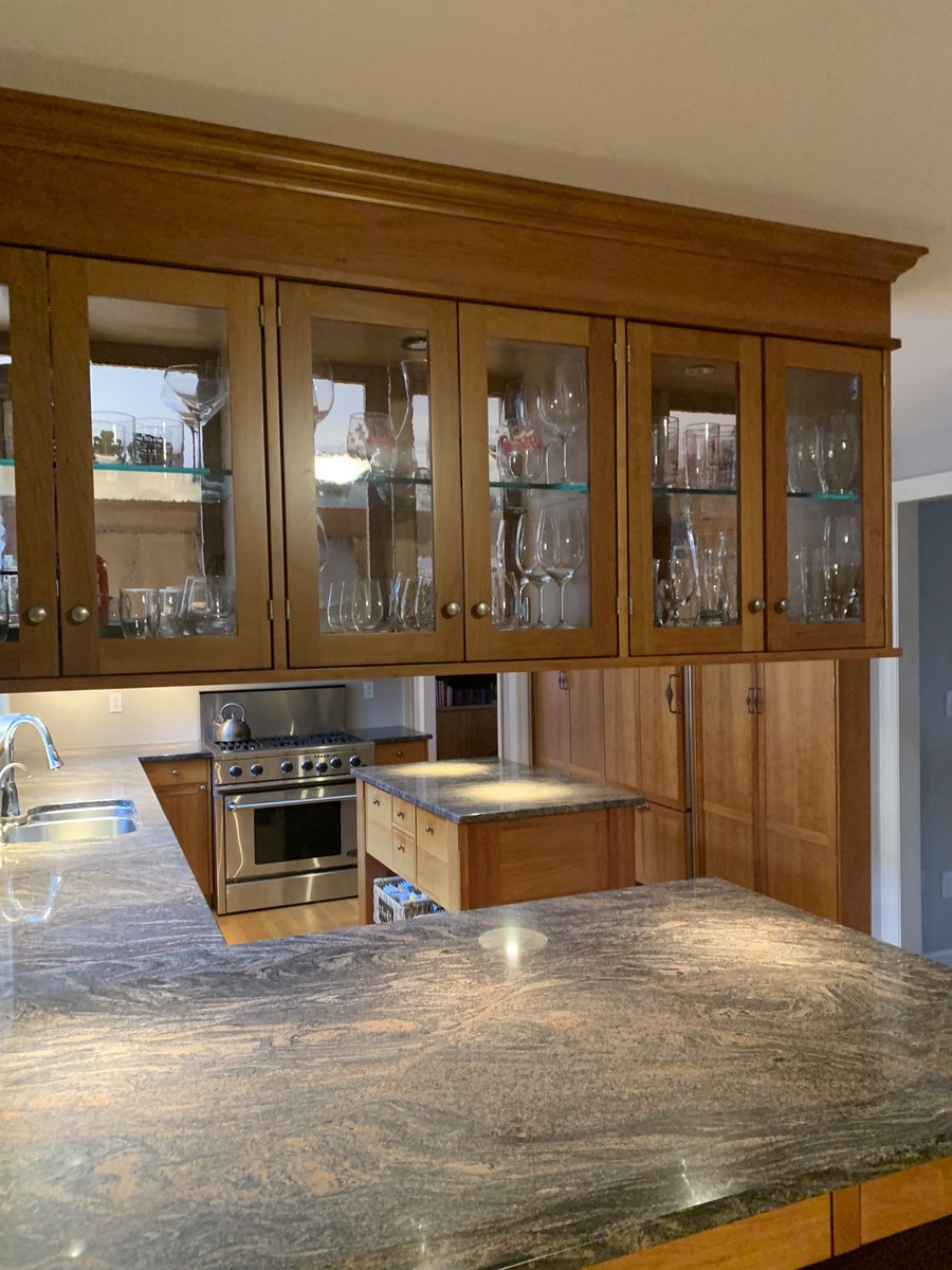 jimboskill's tweet photo. Kitchen before and after
Knocked down wall to expand kitchen
Painted cabinets 
Installed 10 new lights
New island
New countertops and sink
New cabinets around window
Floors refinished https://t.co/moNJPUkkse