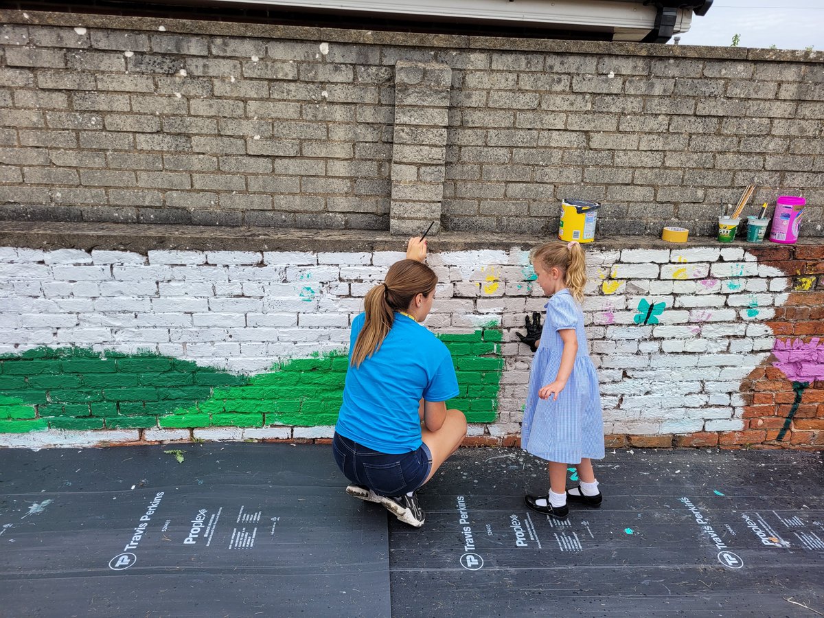 Harrison College tweet media