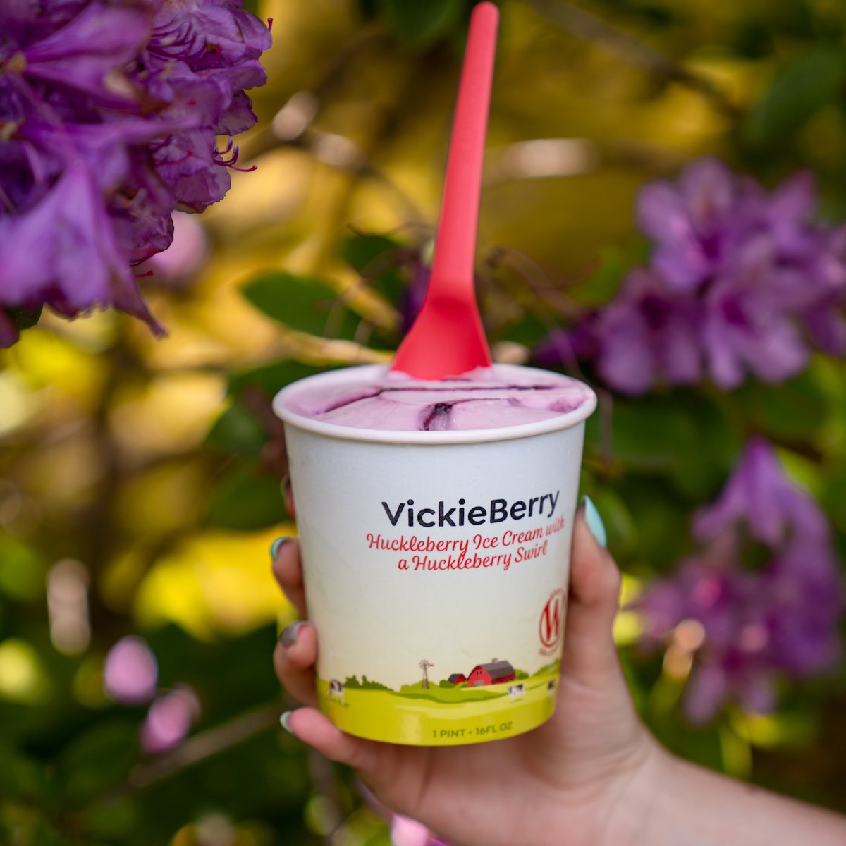 cwueats's tweet photo. What's your favorite summer treat? Grab a pint of Winegars ice cream from Cats Market to help you cool down. 

#CWUEats #CWUDining #Winegars https://t.co/smugsPx8z9