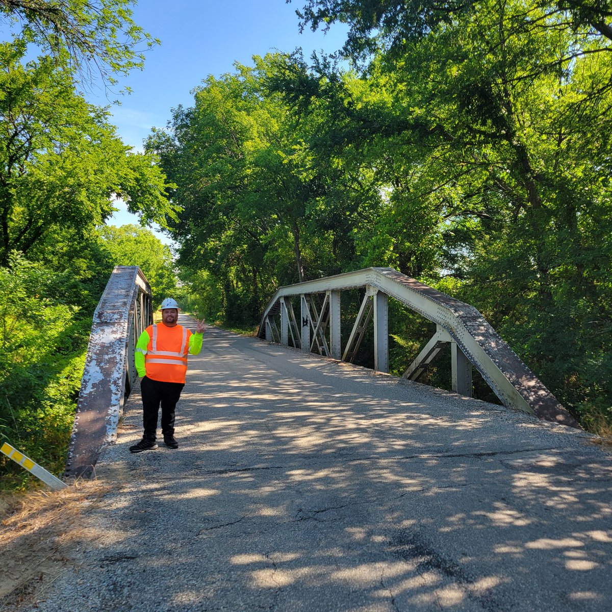 CapoJ007's tweet photo. Trust me when I say this pony of a truss bridge ain't horsing around at nearly 100 years old. #ExtraShotOfHistory #HistorianInRepose https://t.co/VytQxF7zJU