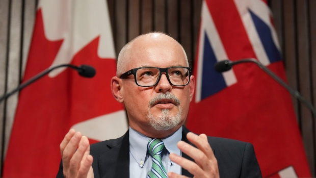 CP24's tweet photo. Ontario's top doctor to announce expansion of COVID-19 booster shots Wednesday https://t.co/kWJ5AVirrj https://t.co/yuNVsB0shn